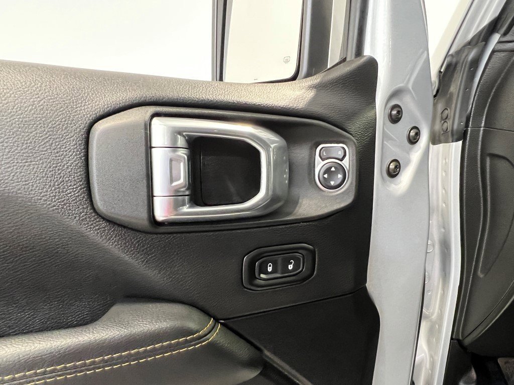 Used 2022 Jeep Wrangler Unlimited Sahara image 30