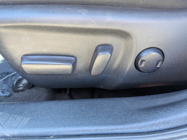 Used 2016 Toyota Camry SE FWD image 12