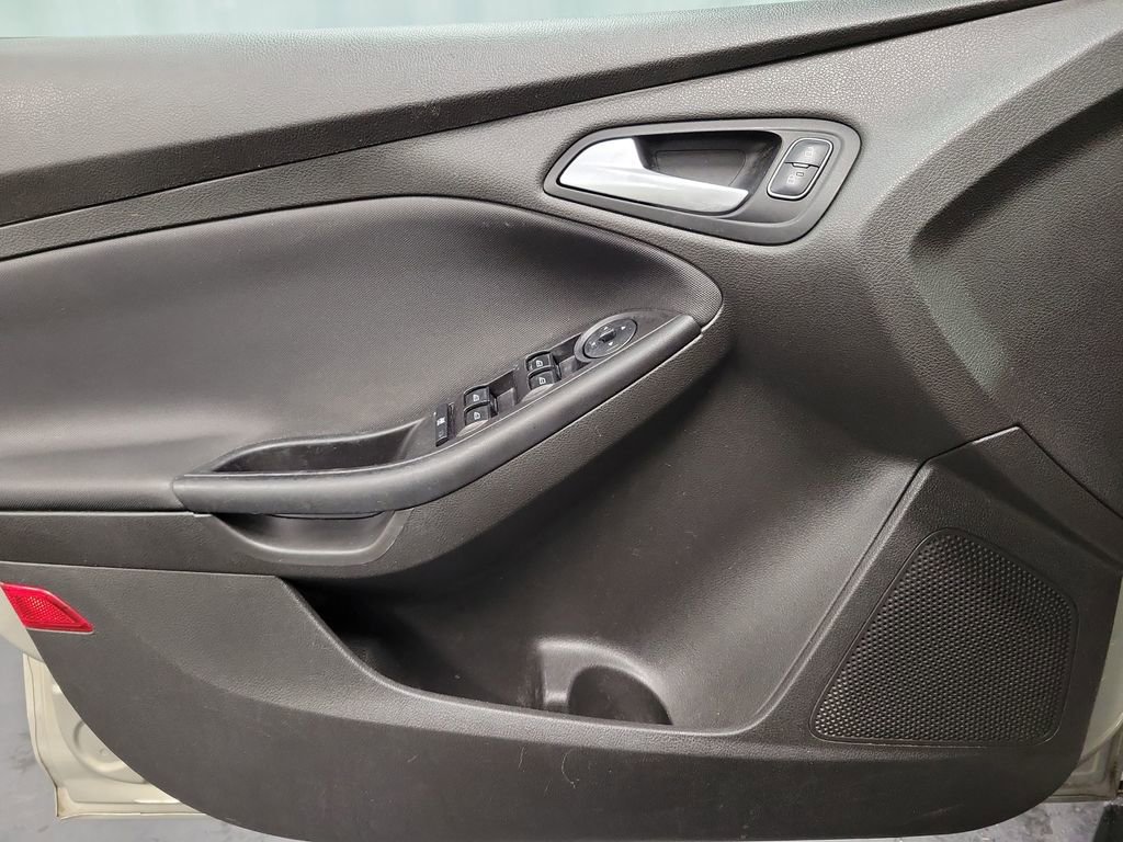 Used 2016 Ford Focus SE image 23