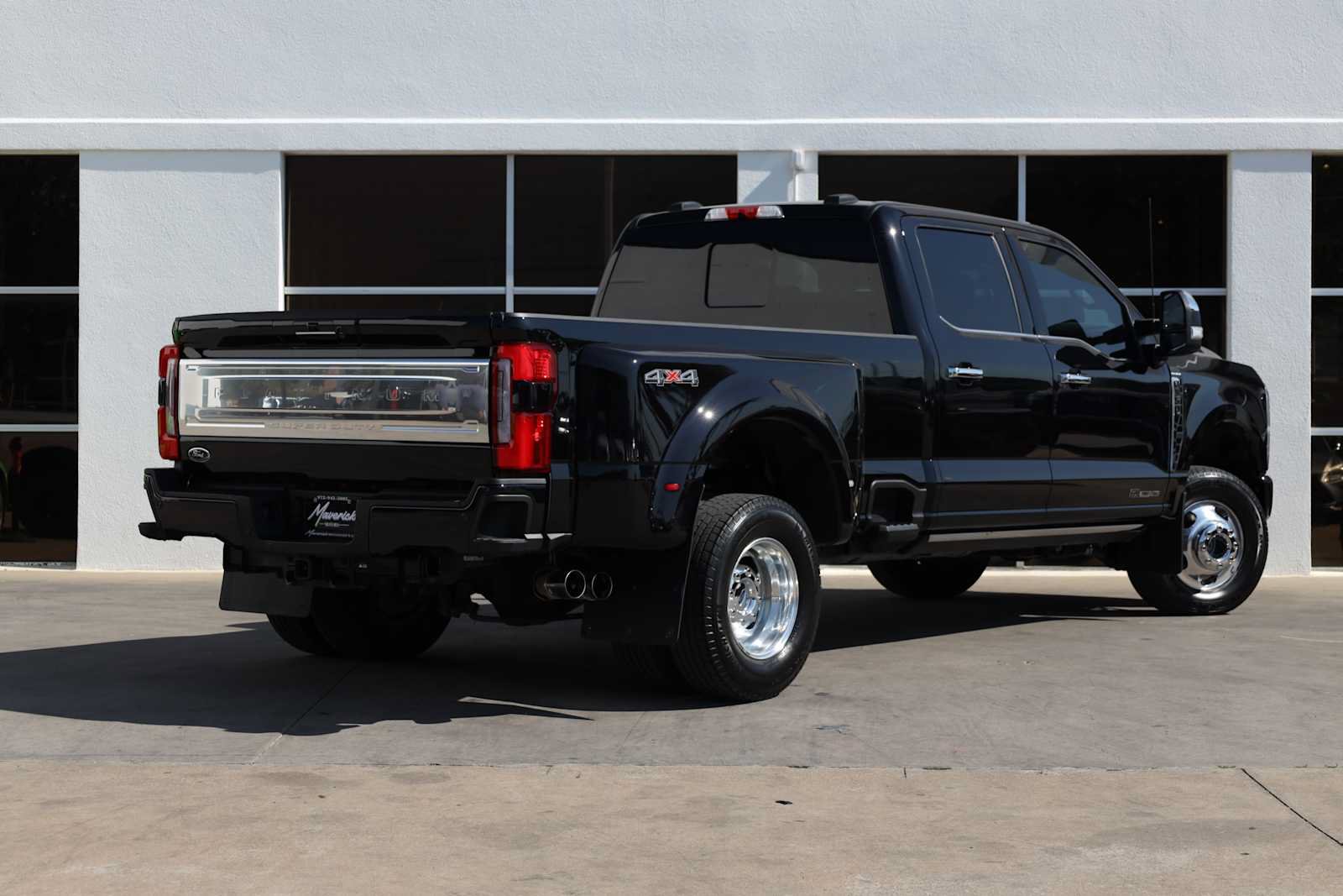 Used 2024 Ford F350 Platinum AWD/4WD image 9