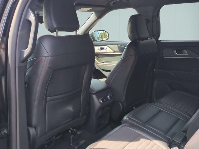 Used 2025 Ford Explorer ST-Line w/ ST-Line Street Pack AWD/4WD image 27