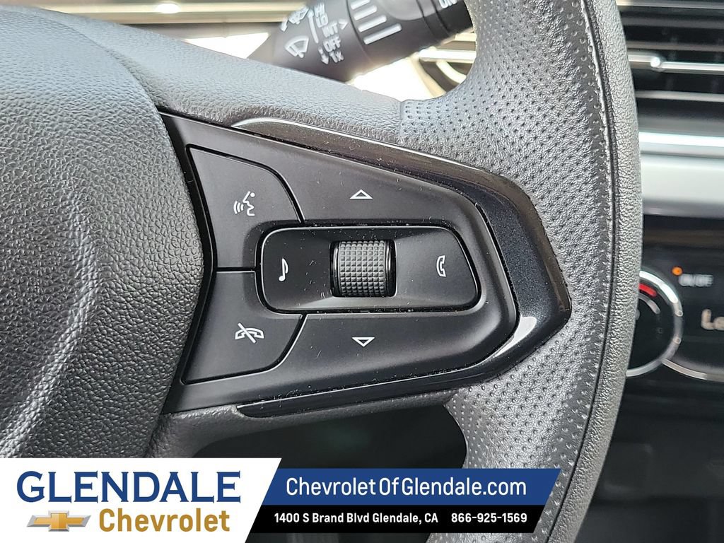 Certified 2025 Chevrolet Trax LT FWD image 31