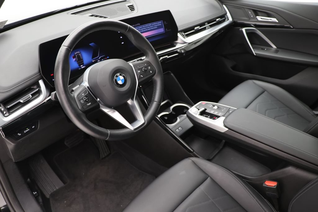 Used 2025 BMW X1 xDrive28i AWD/4WD image 13