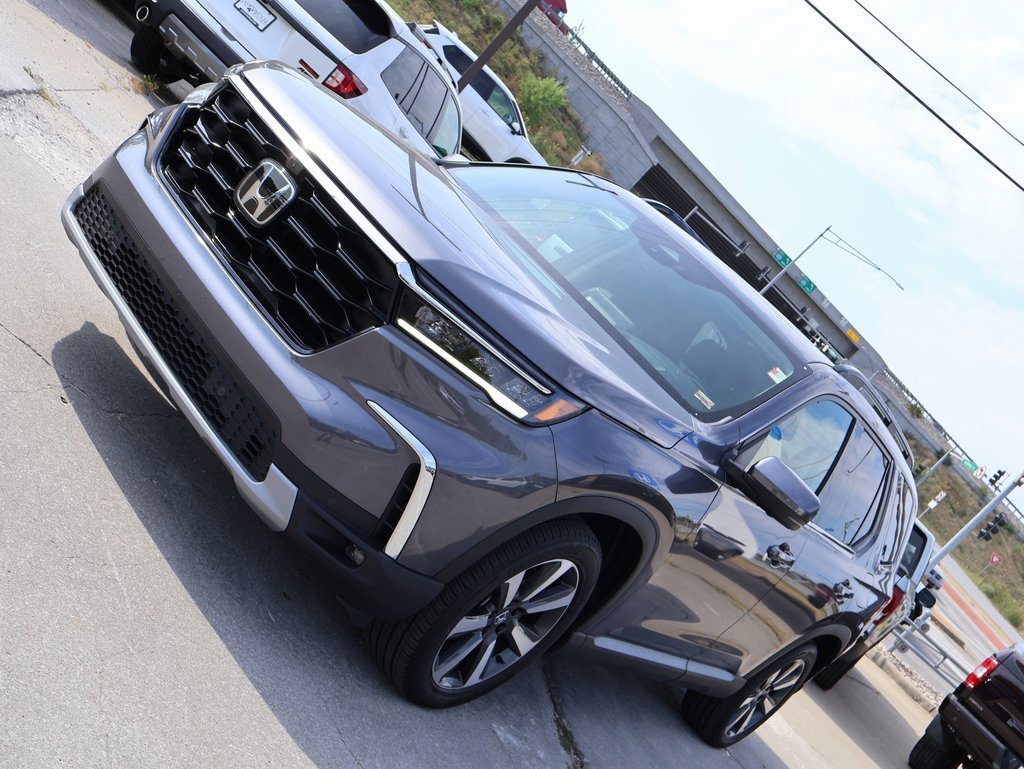 Certified 2023 Honda Pilot Elite image 3