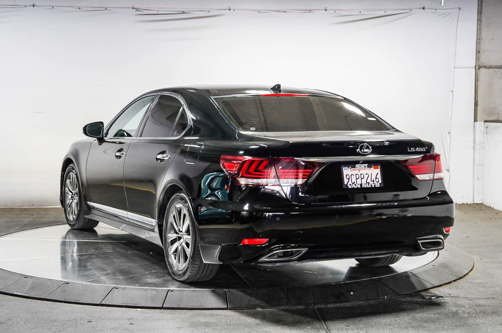 Used 2016 Lexus LS 460 w/ Comfort Package RWD image 2