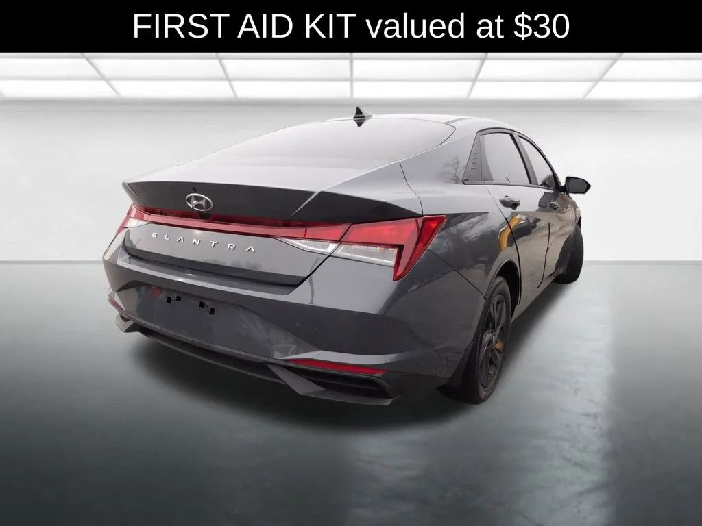 Used 2023 Hyundai Elantra SEL image 5