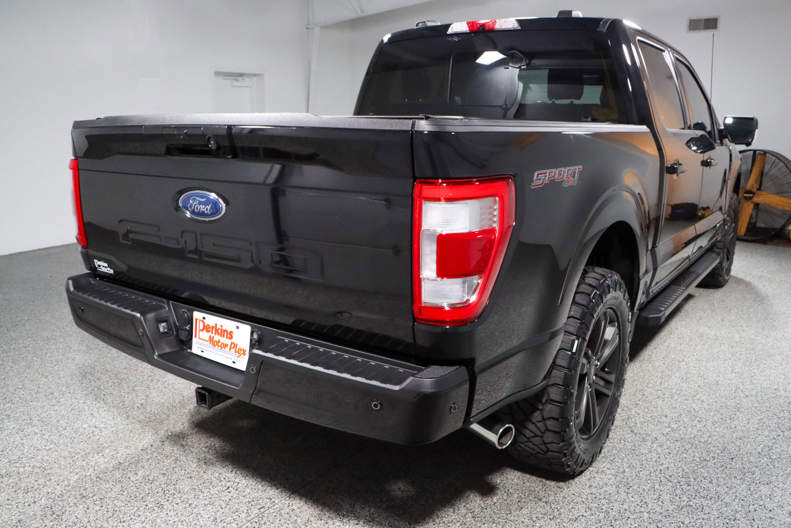Used 2022 Ford F150 Lariat w/ Equipment Group 502A High image 8