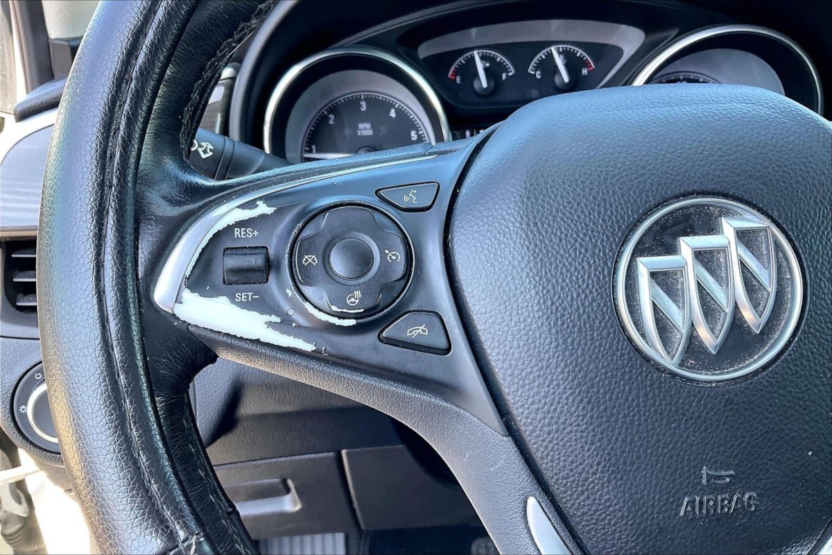 Used 2020 Buick Envision Essence w/ LPO, Cargo Package FWD image 18