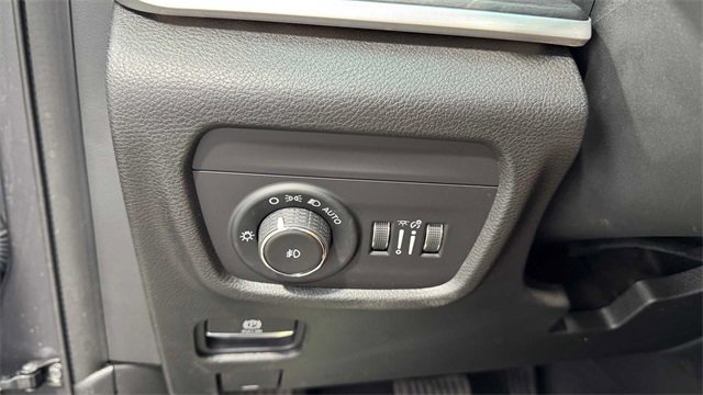 Used 2021 Jeep Grand Cherokee L Limited w/ Trailer Tow Group (B) image 35