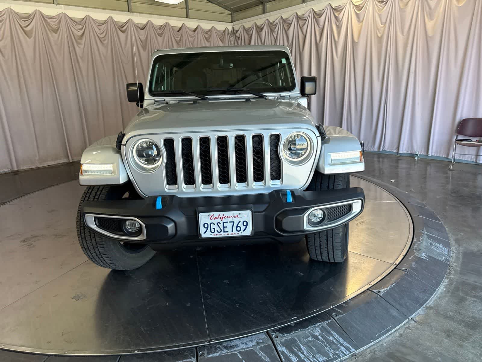 Used 2023 Jeep Wrangler Unlimited Sahara w/ Cold Weather Group AWD/4WD image 2