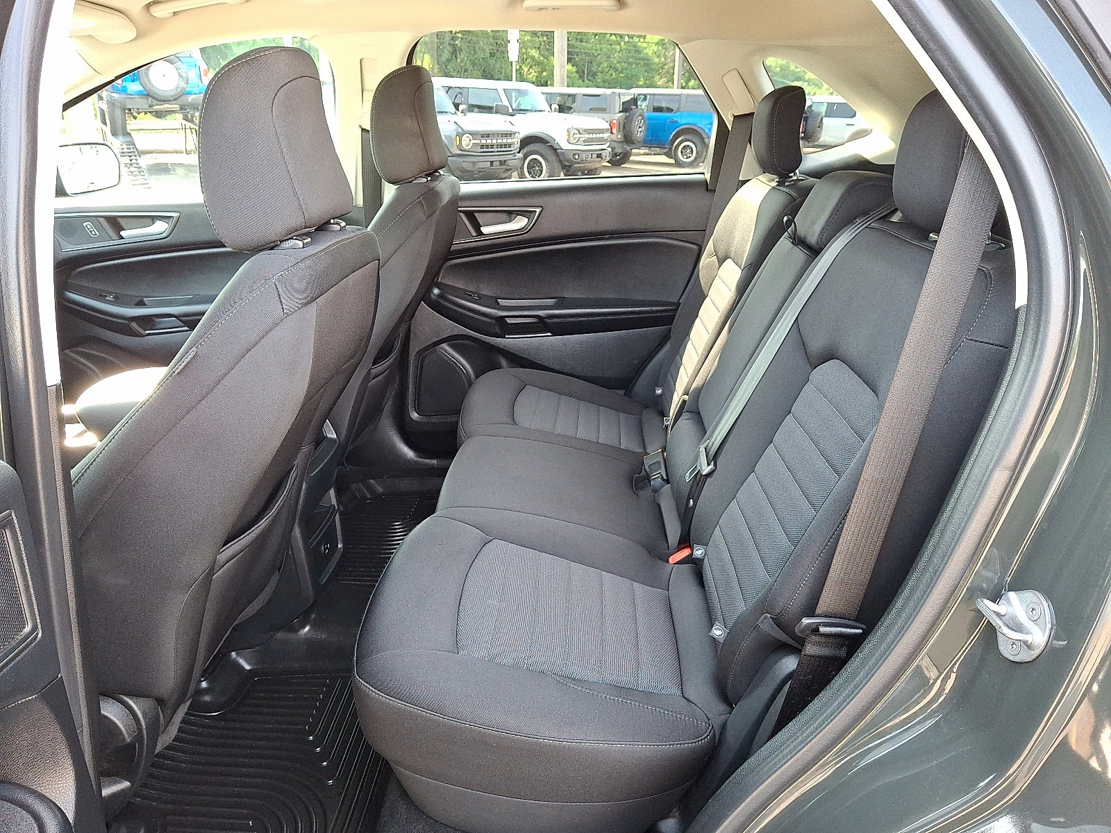 Certified 2022 Ford Edge SE w/ Black Appearance Package AWD/4WD image 10