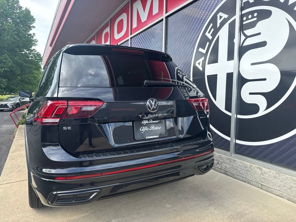 Used 2024 Volkswagen Tiguan SE R-Line AWD/4WD image 12
