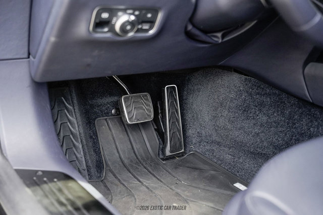 Used 2024 Aston Martin DB12 Coupe RWD image 32