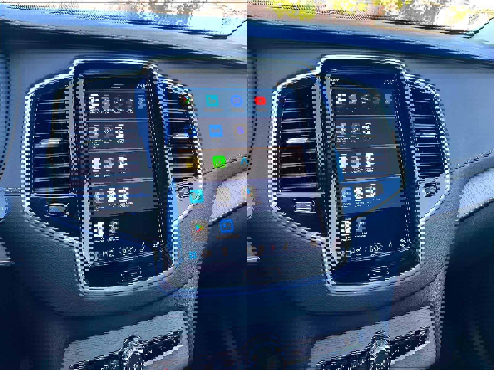 Used 2024 Volvo XC90 T8 Ultimate w/ Protection Package Premier AWD/4WD image 35