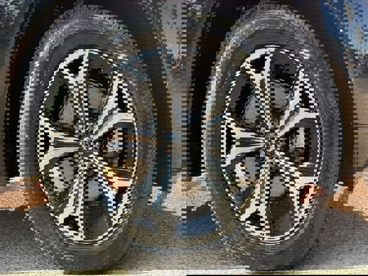 Used 2022 Volvo XC60 B5 Momentum image 28