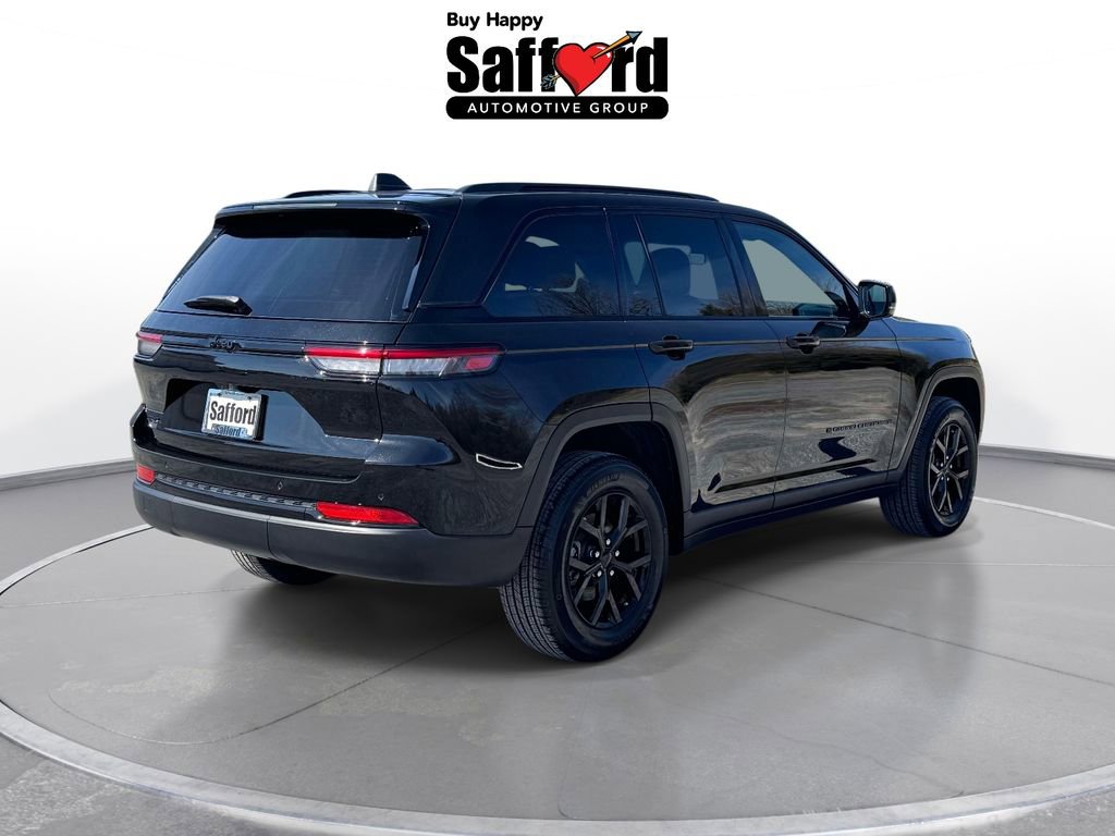 Used 2025 Jeep Grand Cherokee Altitude AWD/4WD image 10