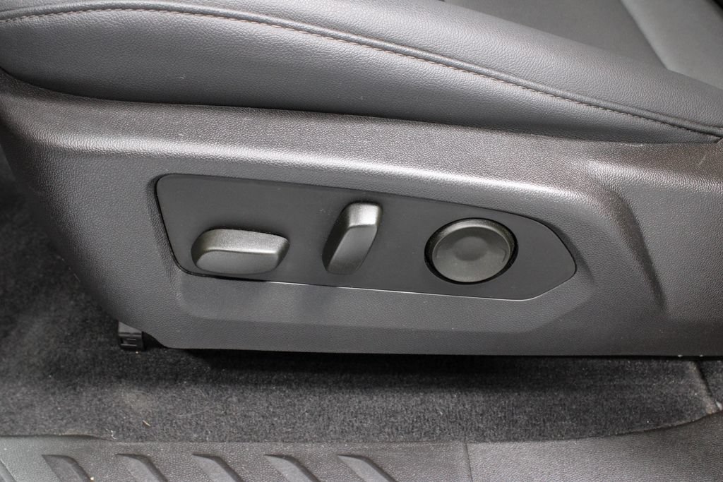 Used 2025 Chevrolet Colorado Trail Boss AWD/4WD image 25