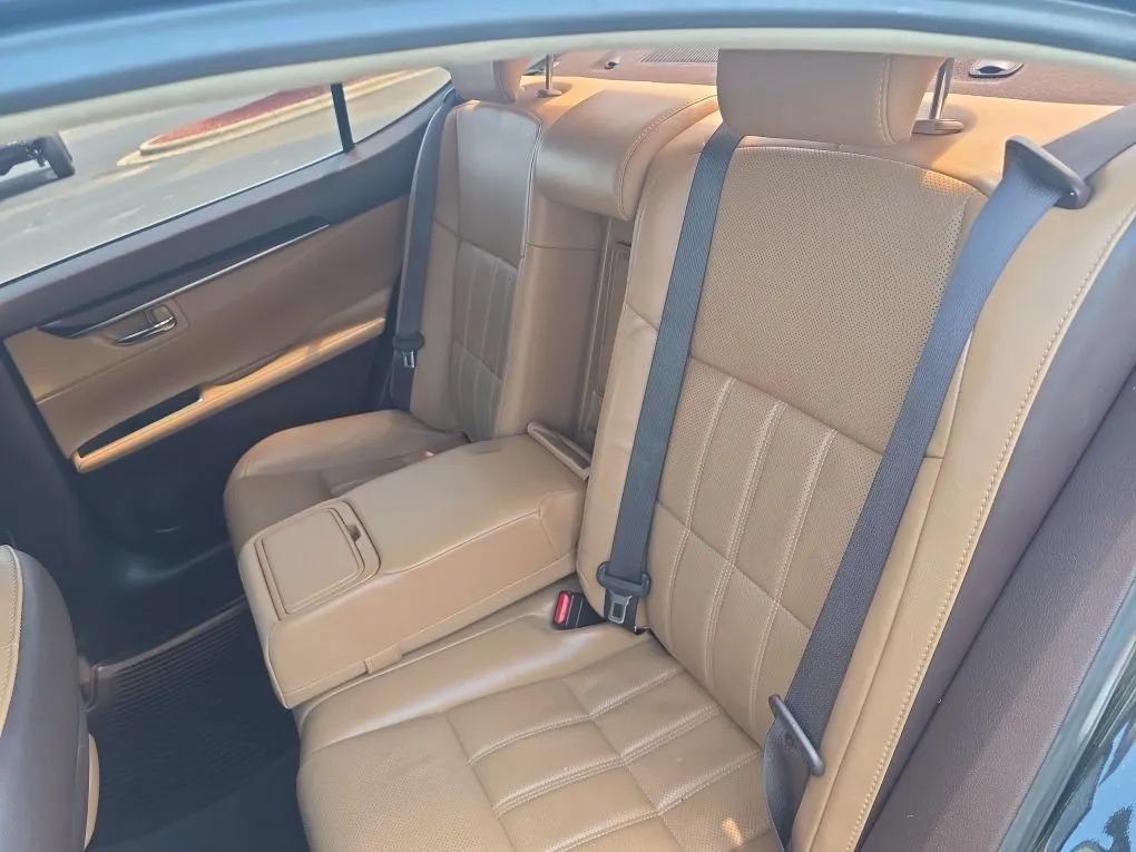 Used 2018 Lexus ES 350 w/ Luxury Package w/Wood Trim FWD image 46