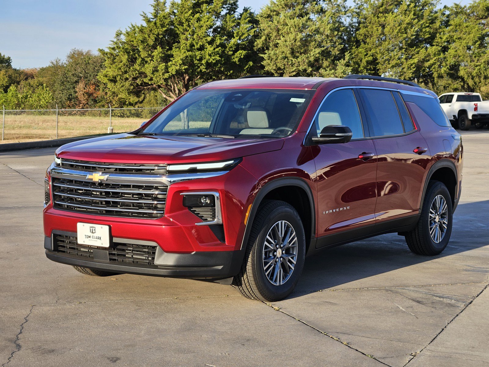 New 2027 Chevrolet Traverse LT w/ Driver Confidence Package FWD image 2