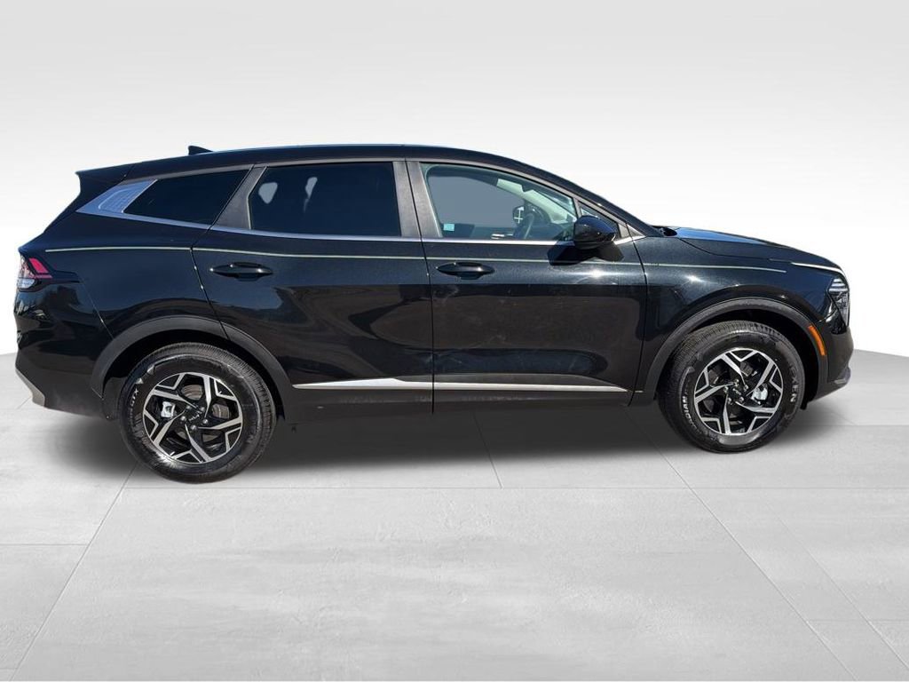 Certified 2024 Kia Sportage LX image 7