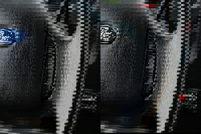 Used 2013 Ford E-350 and Econoline 350 Extended Super Duty w/ PWR Group image 18