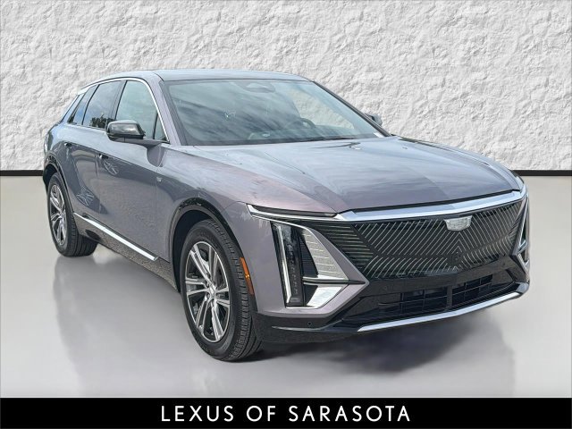 Used 2026 Cadillac Lyriq Luxury AWD/4WD image 1