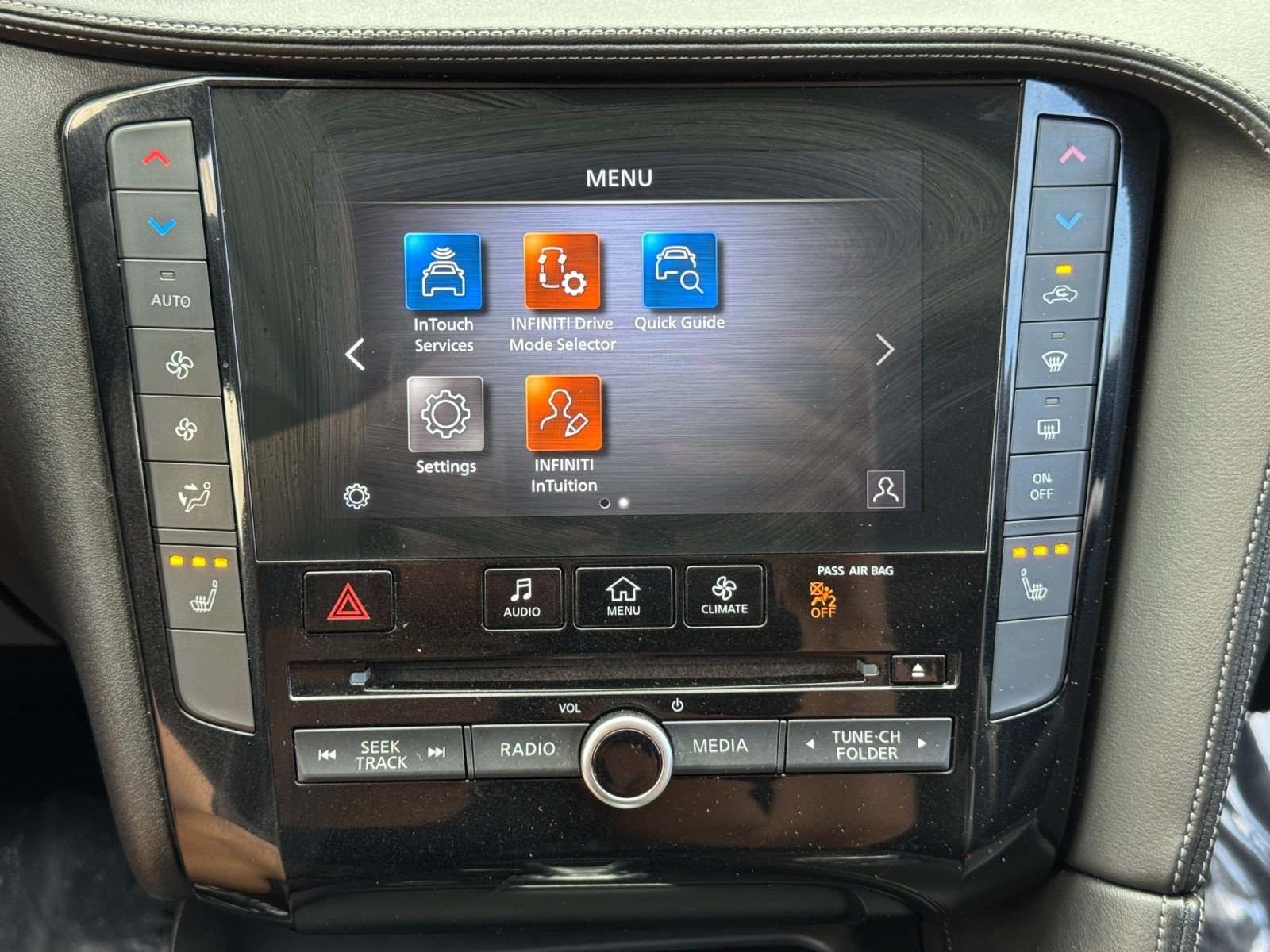 Used 2020 INFINITI QX50 Luxe w/ Navigation Package FWD image 27