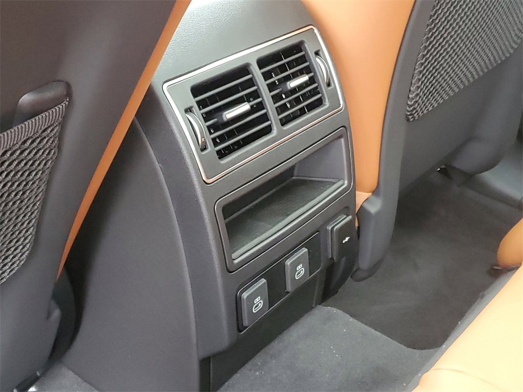 New 2025 Jaguar F-PACE R-Dynamic S image 31