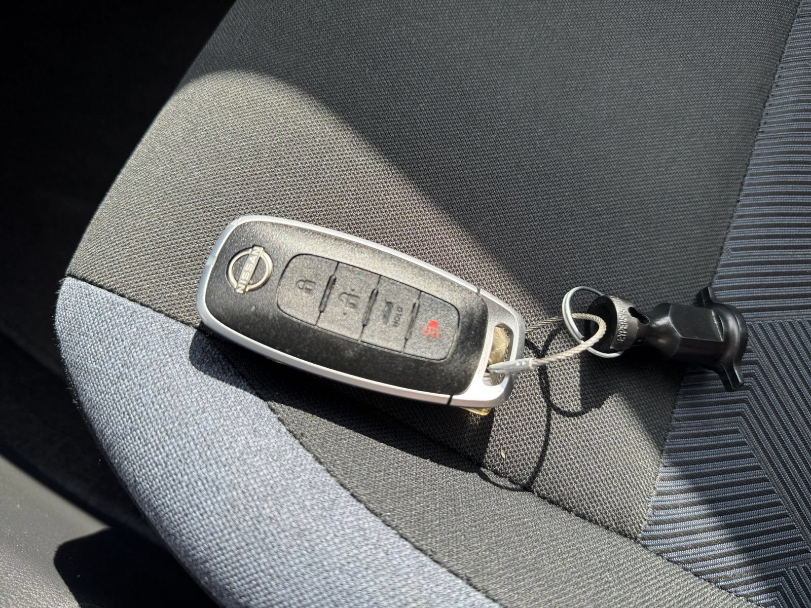 Used 2025 Nissan Versa SV FWD image 21