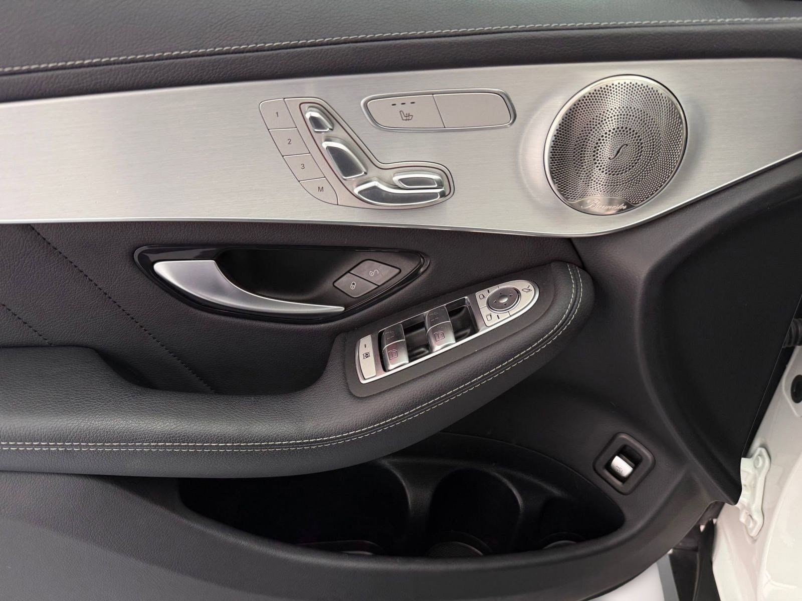 Used 2023 Mercedes-Benz GLC 300 4MATIC Coupe image 11