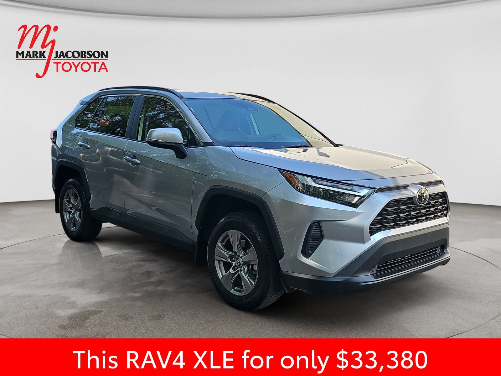 Used 2023 Toyota RAV4 XLE AWD/4WD image 5
