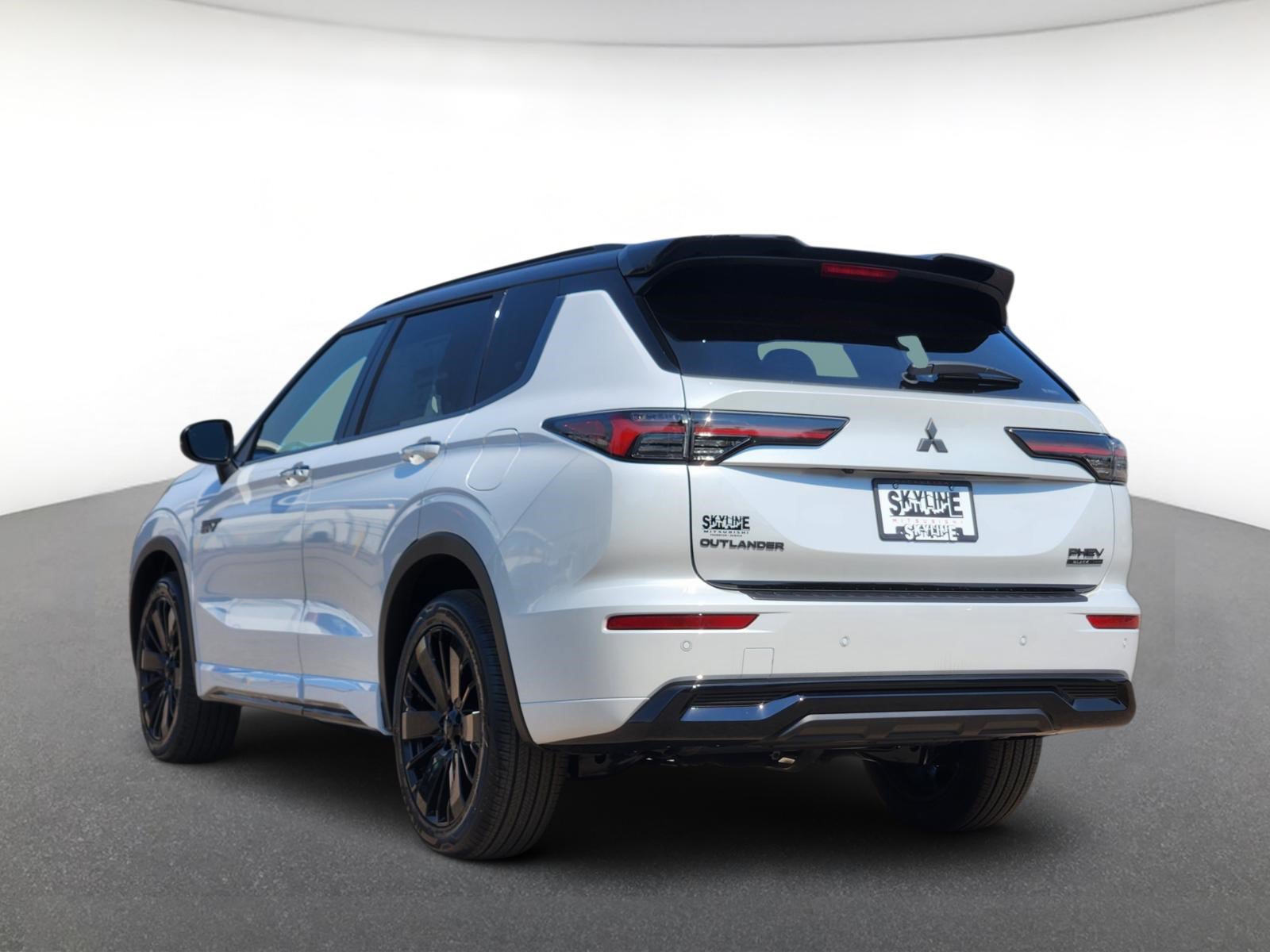 New 2026 Mitsubishi Outlander 4WD Plug-In Hybrid image 4