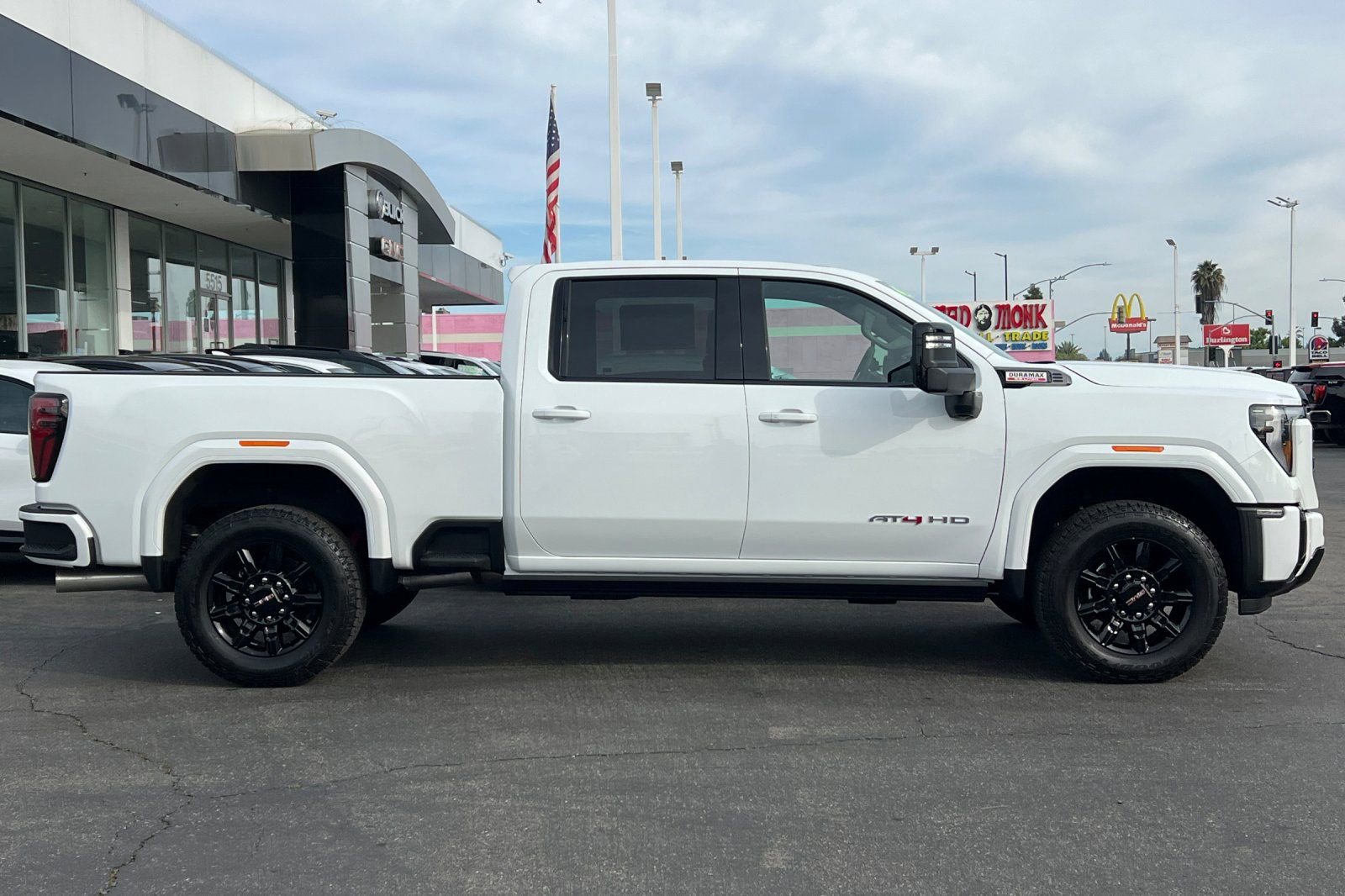 New 2026 GMC Sierra 2500 AT4 w/ AT4 Premium Plus Package image 4