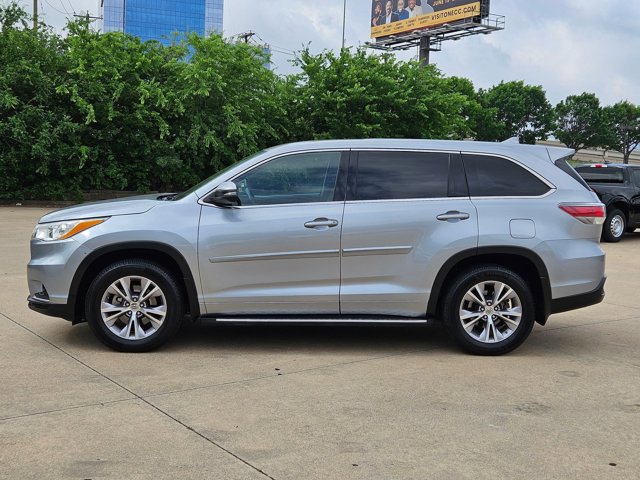 Used 2015 Toyota Highlander Plus FWD image 9