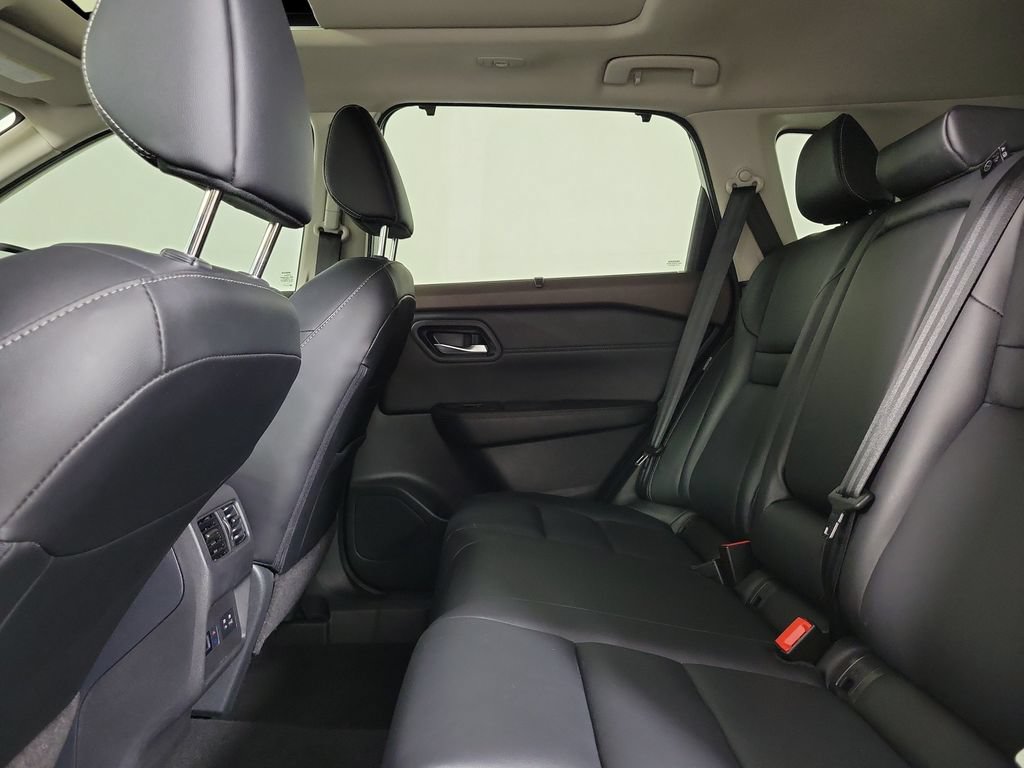 Used 2023 Nissan Rogue SL w/ SL Premium Package FWD image 11