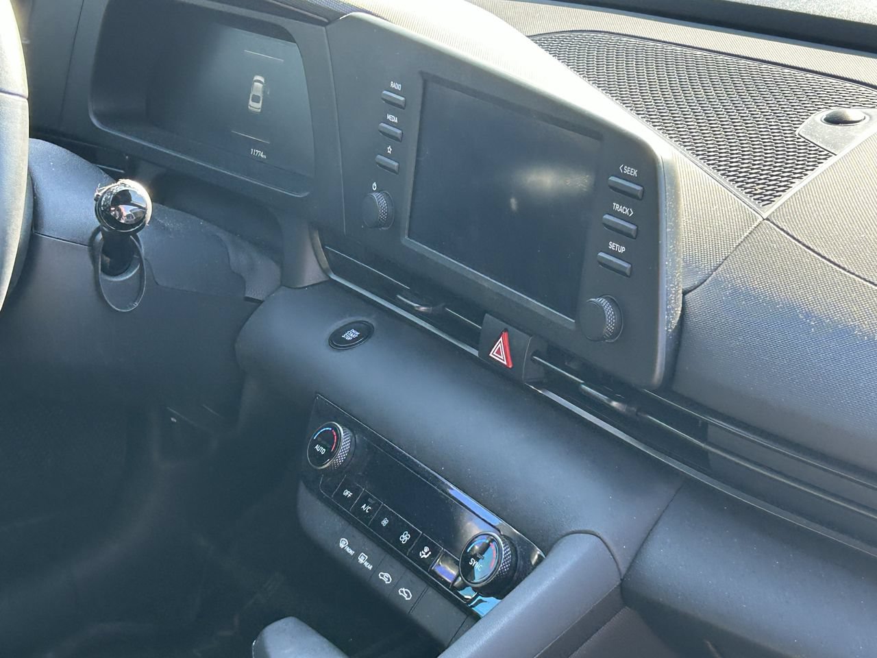 Used 2025 Hyundai Elantra Sport FWD image 9