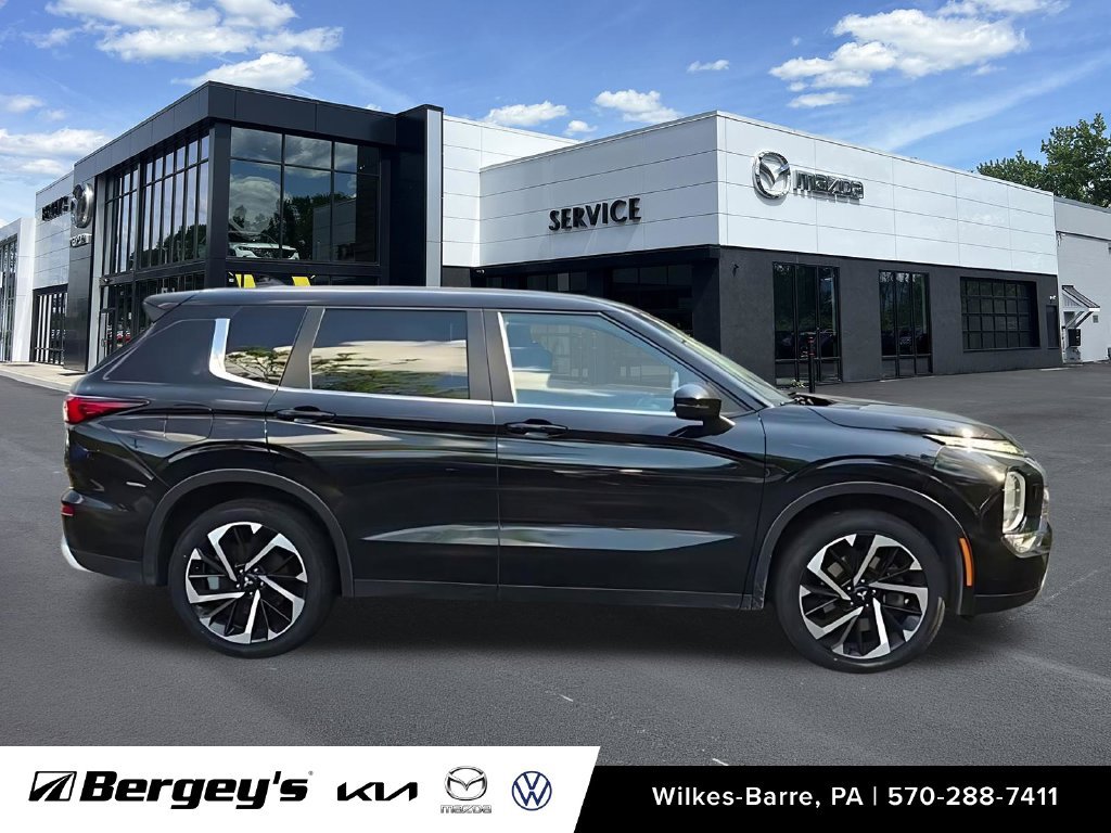 Used 2023 Mitsubishi Outlander SE AWD/4WD image 11