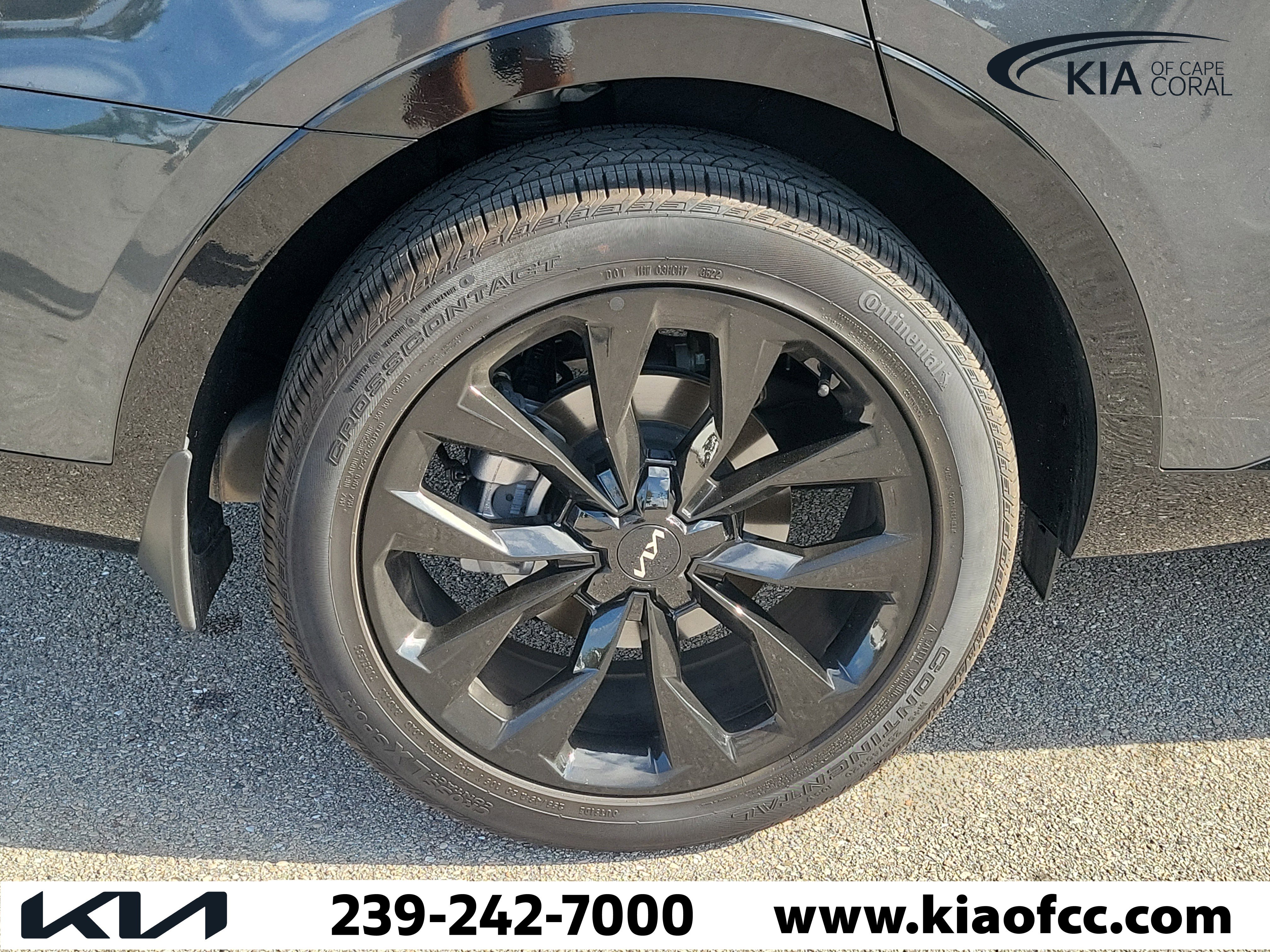 Certified 2023 Kia Sorento SX FWD image 9