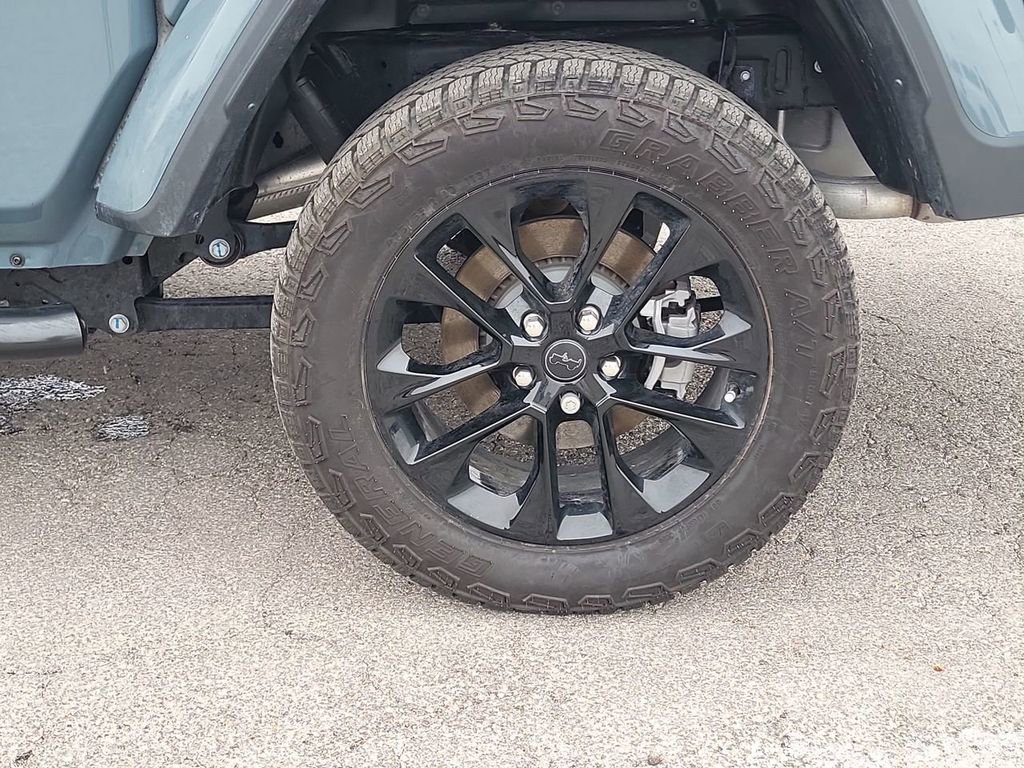 Used 2025 Jeep Gladiator Sport image 18