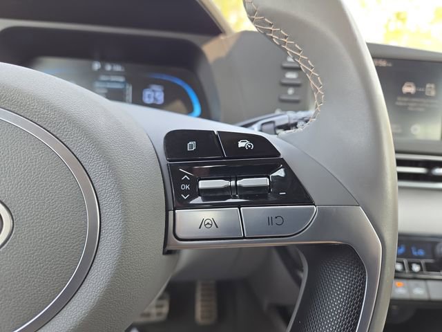 Certified 2025 Hyundai Elantra Sport FWD image 18