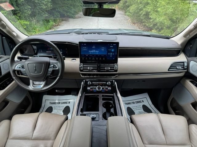 Used 2023 Lincoln Navigator Reserve AWD/4WD image 23