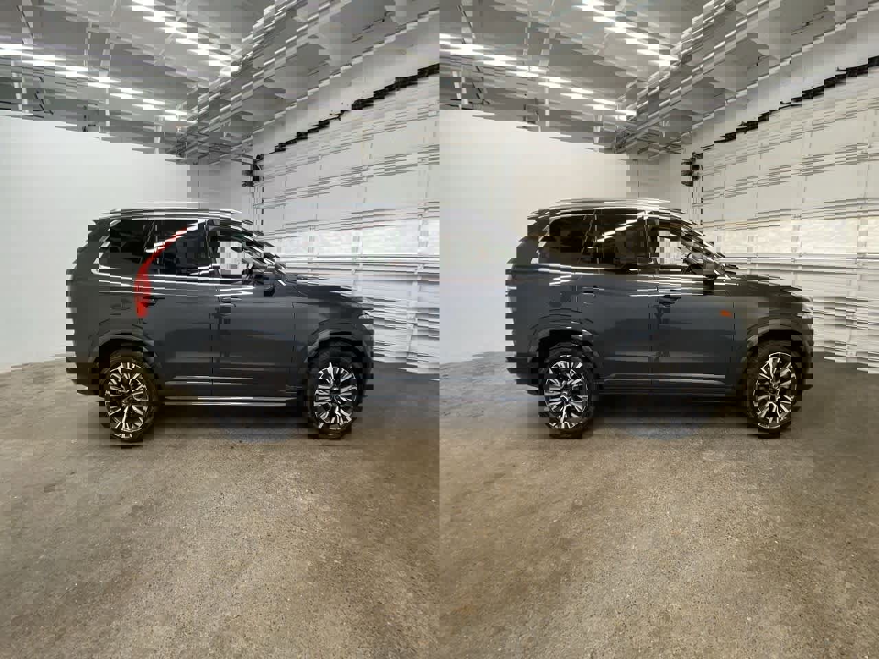 Used 2022 Volvo XC90 T5 Momentum image 7