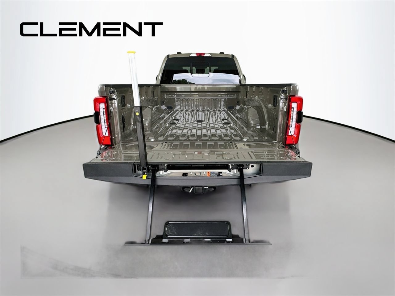 Used 2026 Ford F450 Platinum w/ Platinum Plus Package AWD/4WD image 11