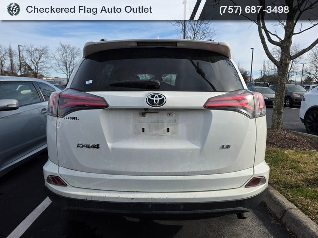 Used 2018 Toyota RAV4 LE image 5