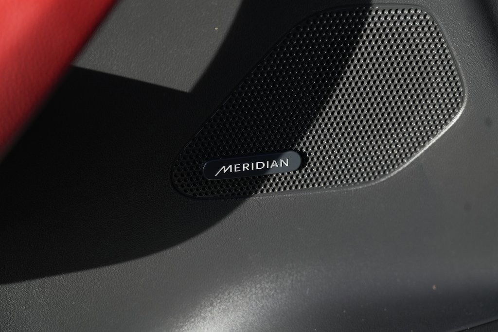 Used 2017 Jaguar F-PACE R-Sport image 32