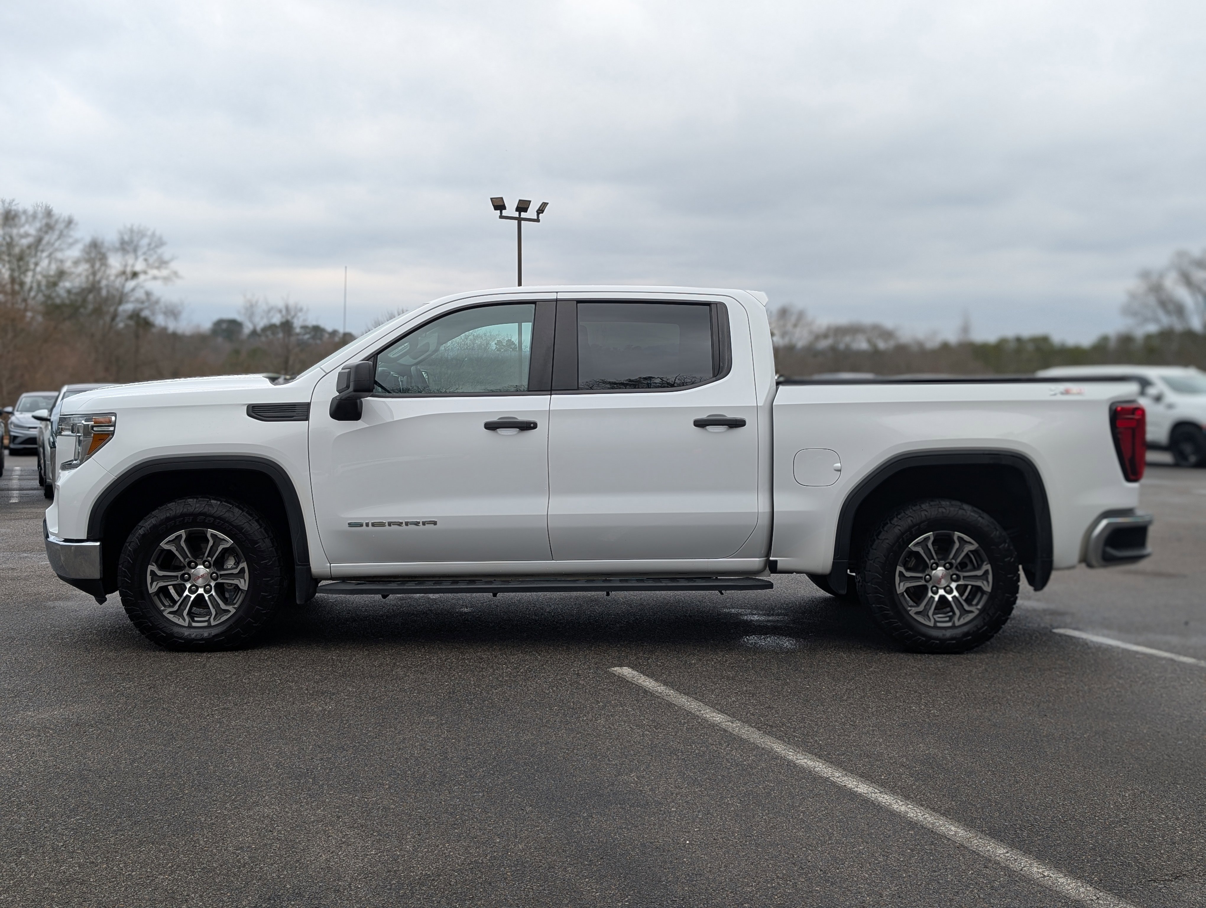 Used 2020 GMC Sierra 1500 4x4 Crew Cab w/ Sierra Value Package image 6