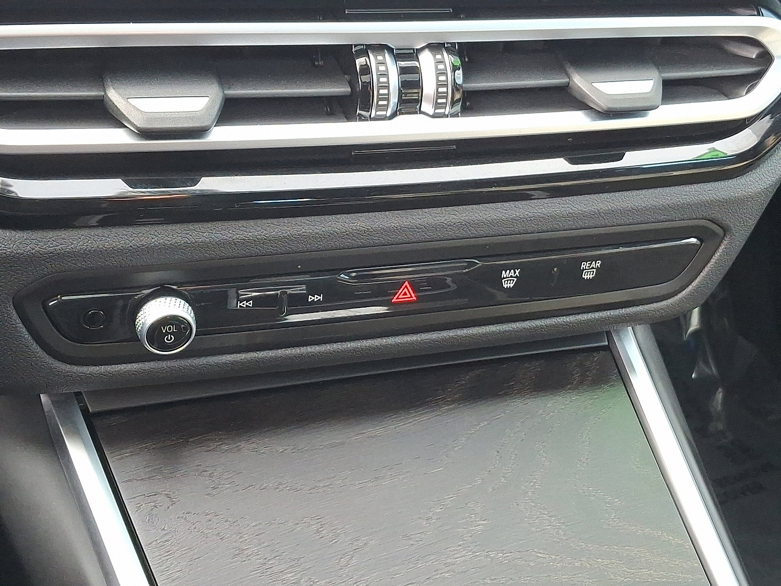 Used 2024 BMW i4 eDrive35 w/ Premium Package image 16