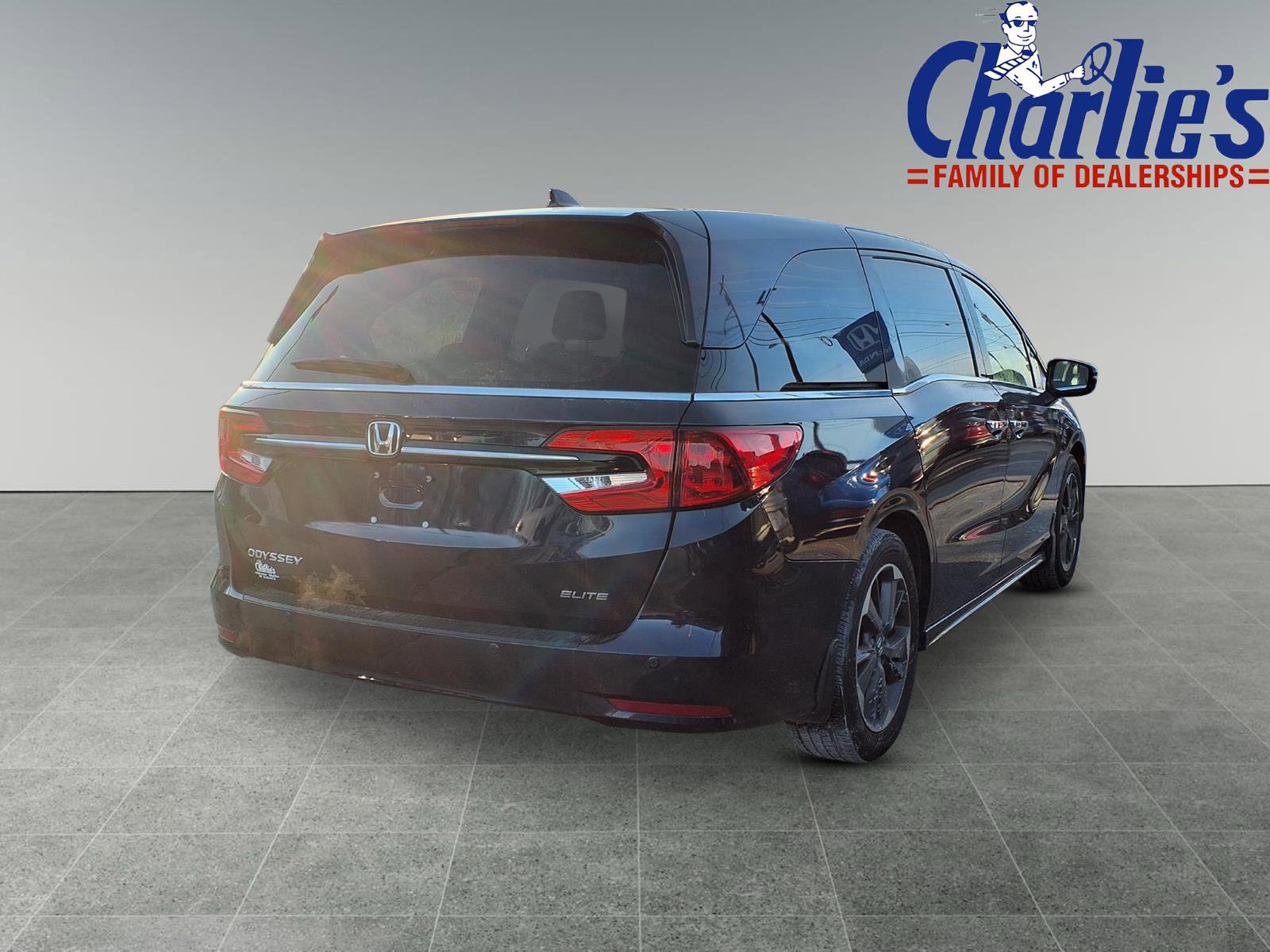 Used 2022 Honda Odyssey Elite image 4