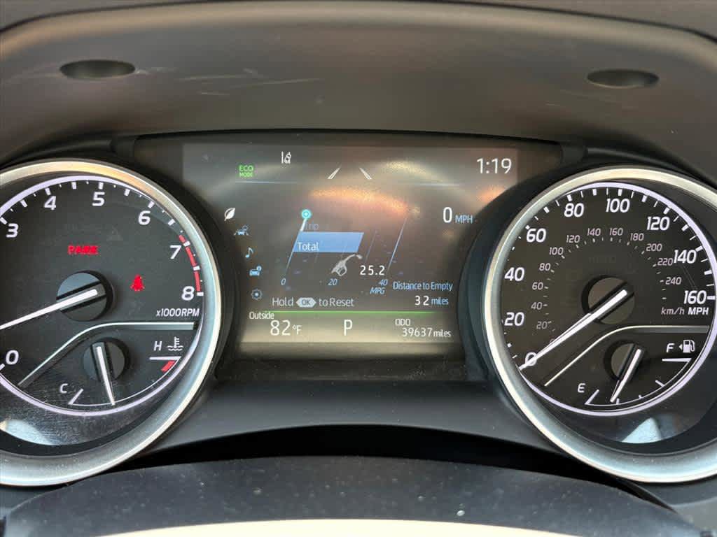 Used 2021 Toyota Camry XLE FWD image 12