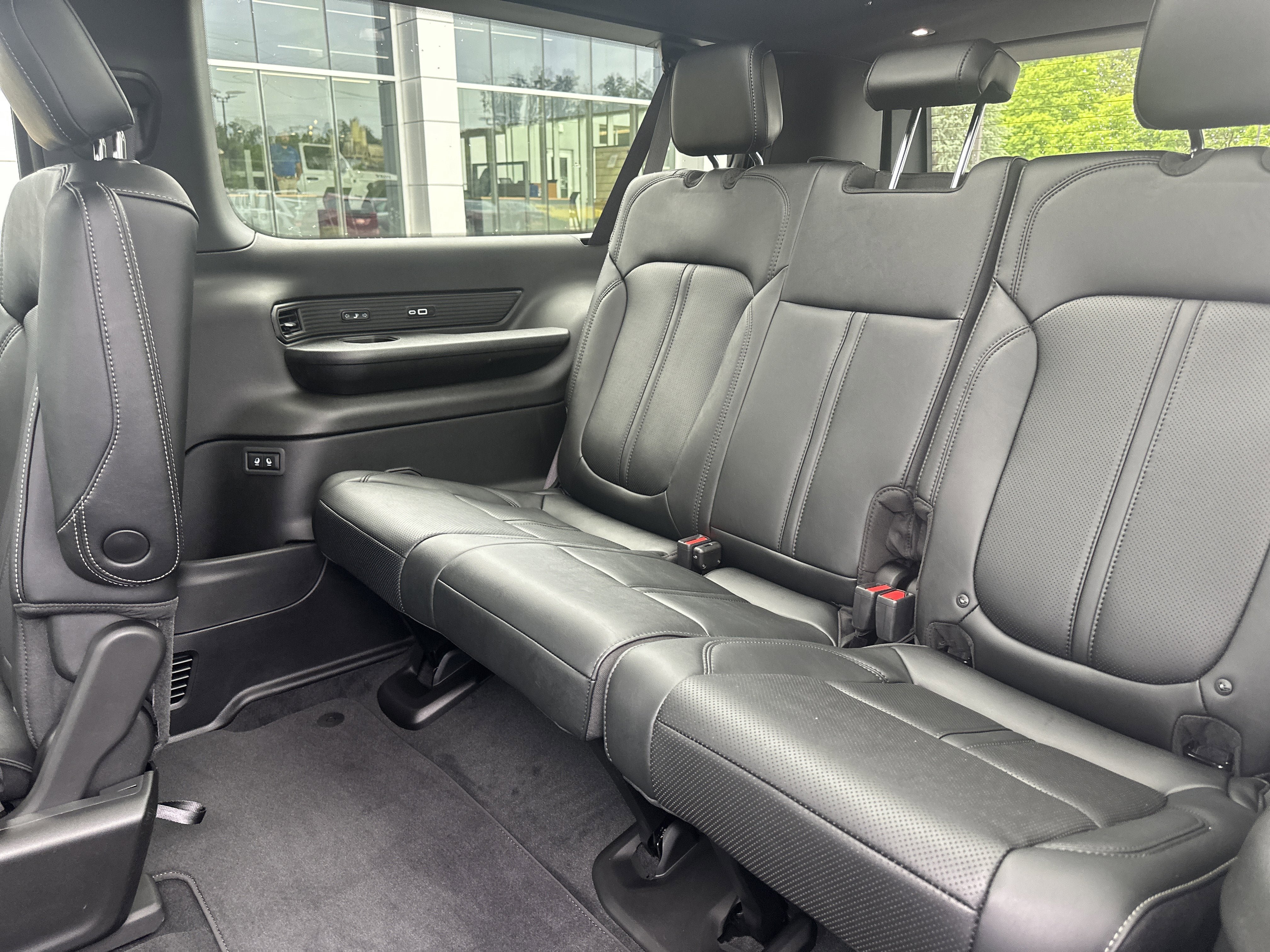 New 2026 Jeep Grand Wagoneer L Limited AWD/4WD image 22